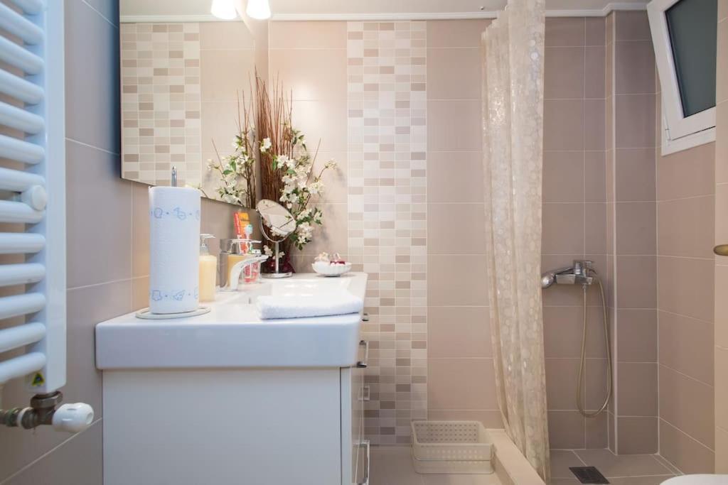 Top-Rated 1-Bedroom Apartment In The Heart Of Athen Eksteriør billede