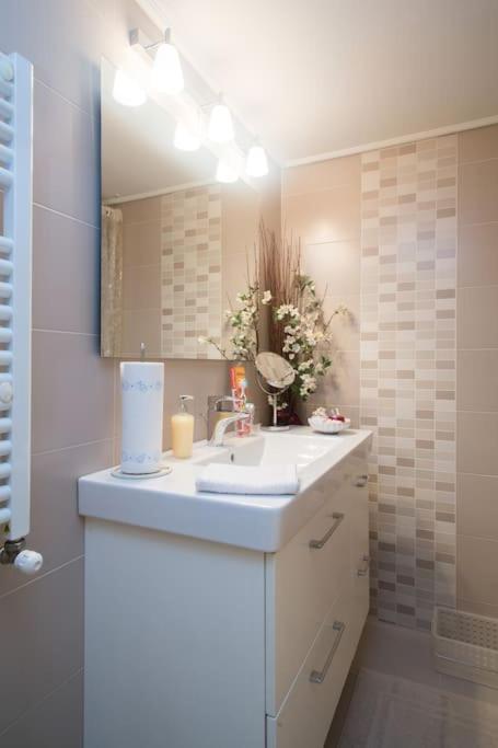 Top-Rated 1-Bedroom Apartment In The Heart Of Athen Eksteriør billede