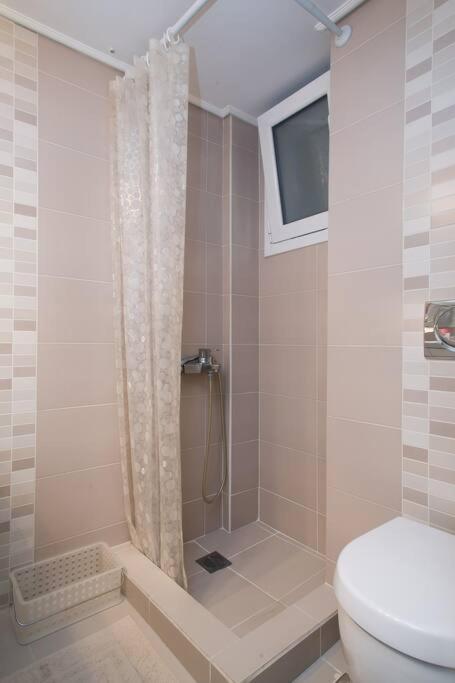 Top-Rated 1-Bedroom Apartment In The Heart Of Athen Eksteriør billede